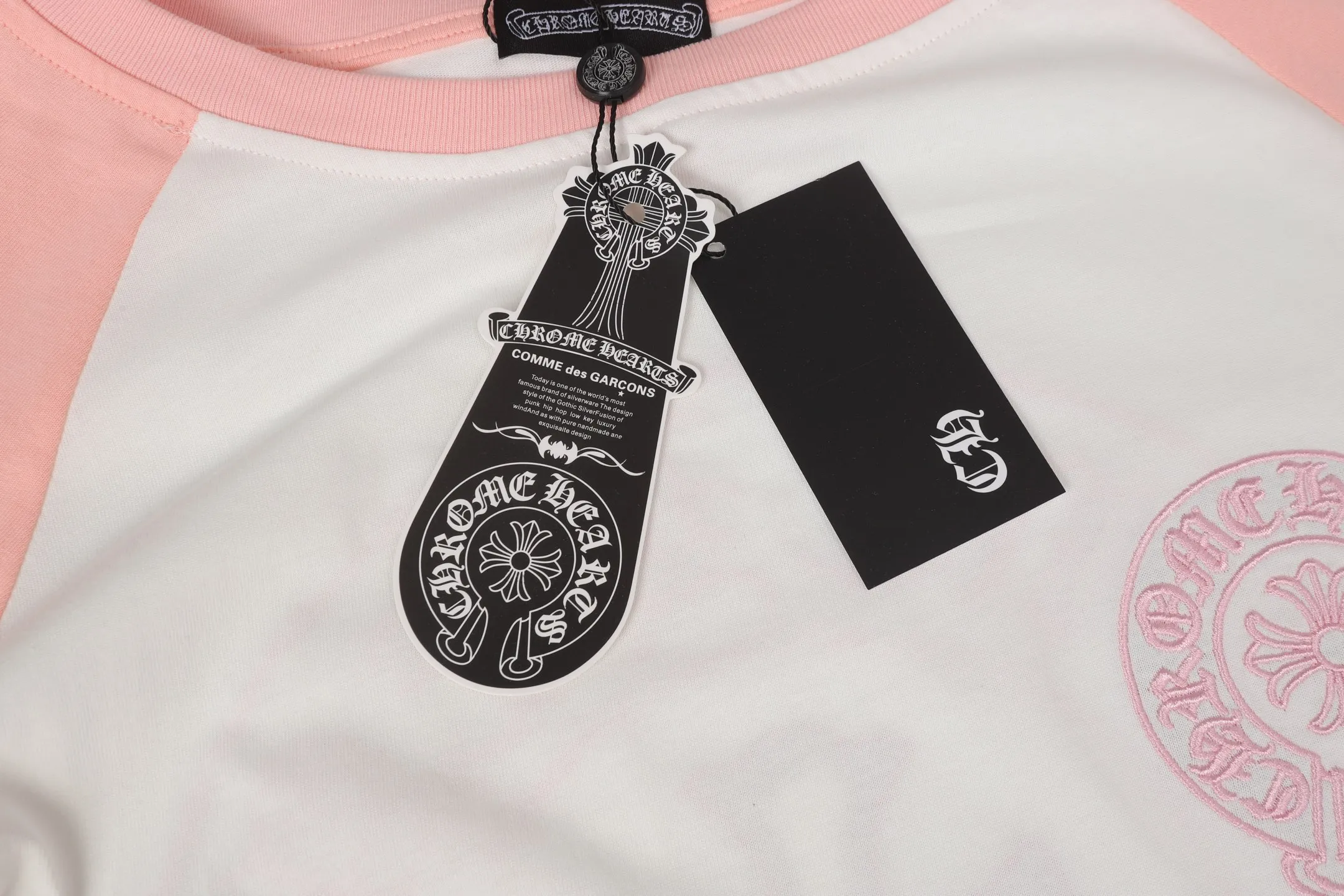 P170 Cross-border quantity model, please do not place an order if you are pursuing quality -Chrome Hearts/Chrome Hearts Xiaohongshu popular Sanskrit horseshoe stitching embroidered long-sleeved T-shirt -High weight, high density and high quality, soft, delicate and skin-friendly wool, soft and silky to the touch, excellent warmth and skin-friendly properties -Customized weaving and dyeing, no color difference, no matter the fabric or workmanship details, beat the ordinary version on the market -Colour: black with white, black with pink -Size: S M L XL